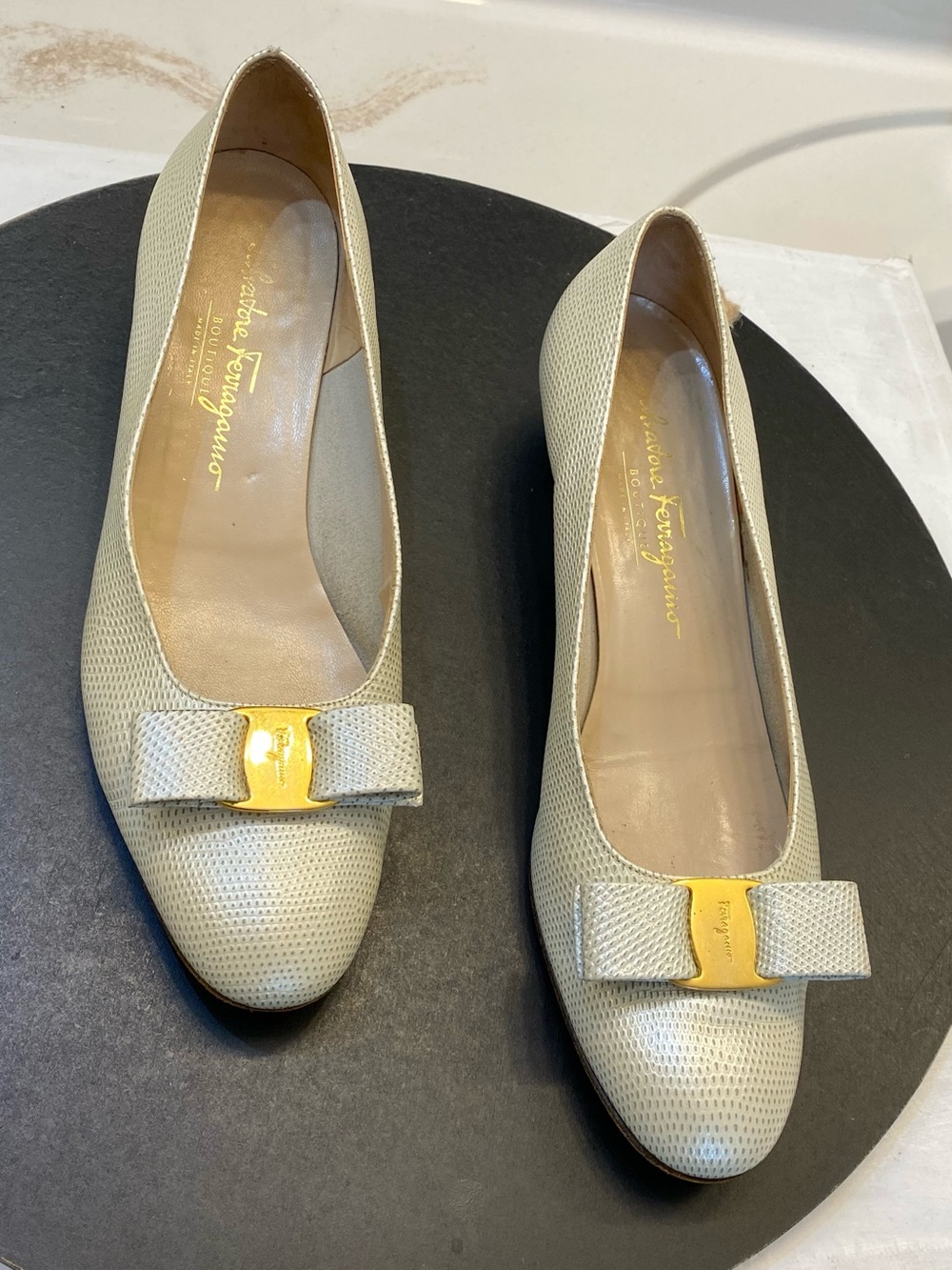 Salvatore Ferragamo vara low heel pump good condition size 9.5B good boots clean